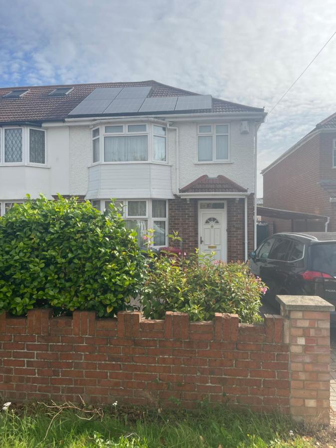 Single Room Canvey Island エクステリア 写真